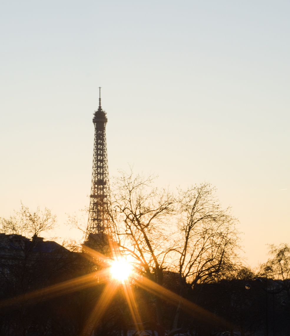 EiffelTower_Sun
