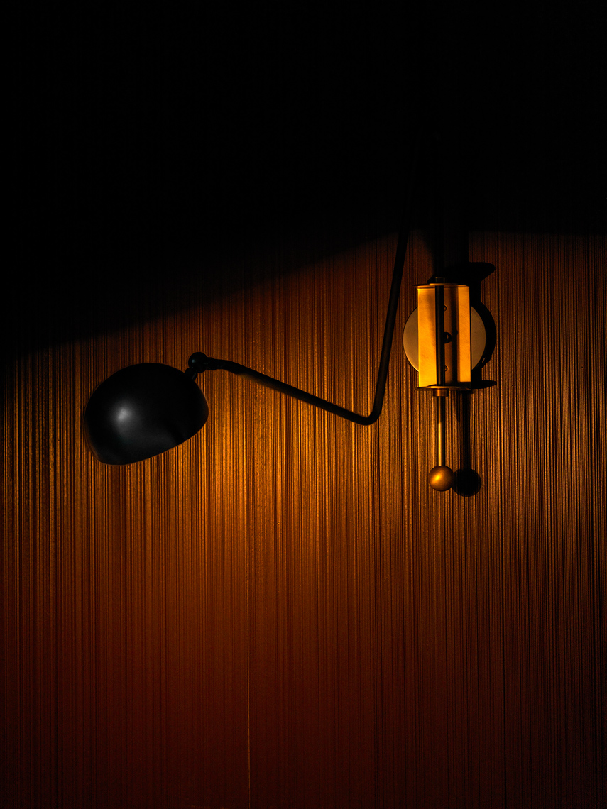 Gambrel-FoxHillFarm-BarLight